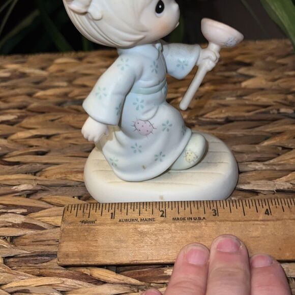 Vintage Precious Moments “Faith Takes the Plunge” 1987 Figurine - Picture 6 of 7